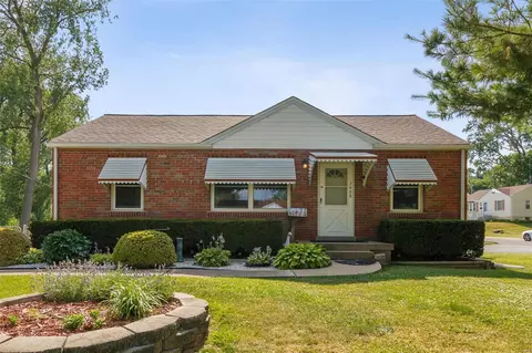 3525 Saint Sebastian Ln, Saint Ann, MO 63074
