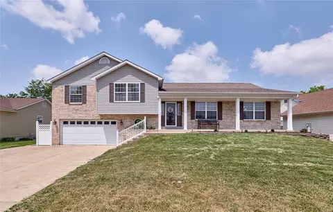 25 Spangle Way Dr, O'fallon, MO 63366