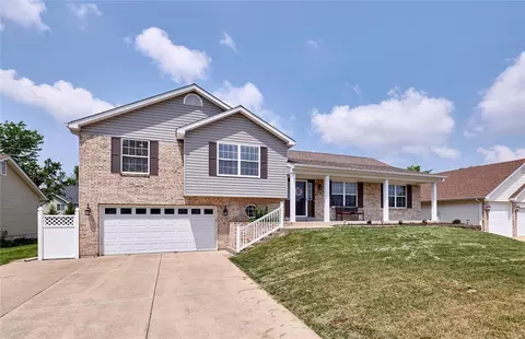 25 Spangle Way Dr, O'fallon, MO 63366 photo 2