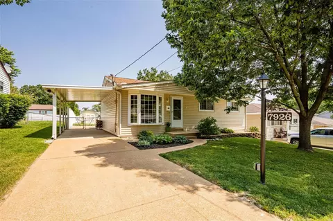 7926 Kingwood St, Saint Louis, MO 63123