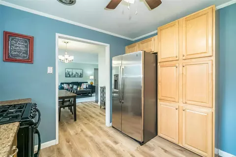 7104 Fernbrook Dr, Saint Louis, MO 63123