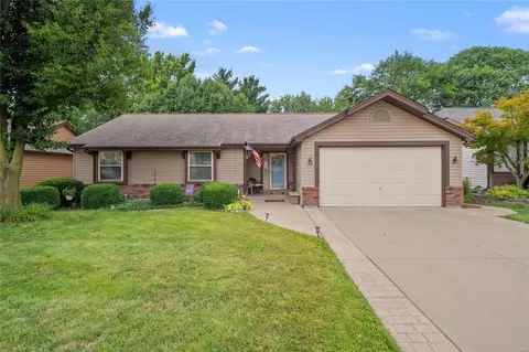 951 Mercy Dr, Florissant, MO 63034