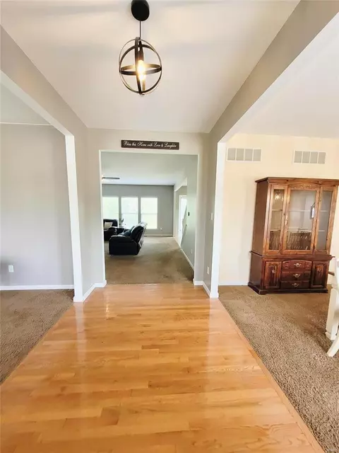 445 Rascal Xing, O'fallon, MO 63366 photo 2