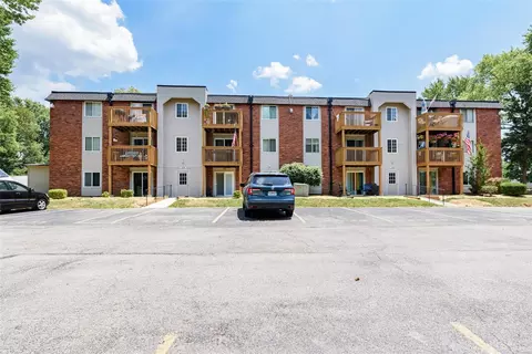 2745 Westphalia Ct #A, Saint Louis, MO 63129