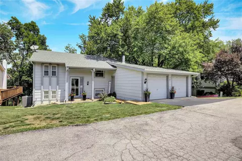 69 Muir St, Eureka, MO 63025