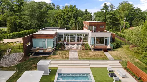 9900 Old Warson Rd, Ladue, MO 63124