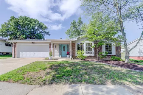 4768 Towne Centre Dr, Saint Louis, MO 63128