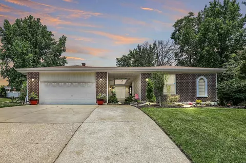 198 Rue Grand Dr, Lake Saint Louis, MO 63367