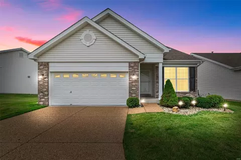 314 Newport Dr, Saint Peters, MO 63376