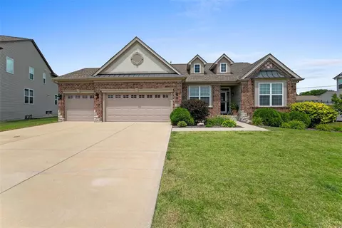 110 Peachleaf Ct, Wentzville, MO 63385