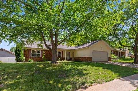 705 Eaglebrooke Dr, Ballwin, MO 63021 photo 3