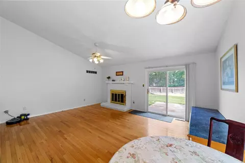 705 Eaglebrooke Dr, Ballwin, MO 63021 photo 29