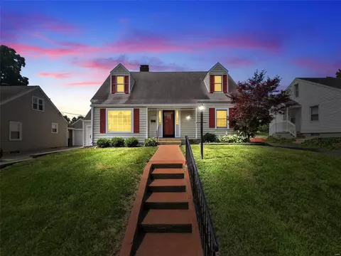 1003 Tompkins St, Saint Charles, MO 63301