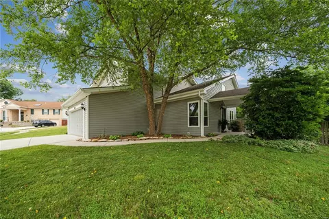 836 Westbrooke Meadows Ct, Ballwin, MO 63021 photo 2