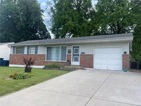 532 Lynn Haven Ln, Hazelwood, MO 63042