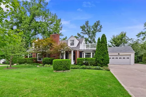 545 N Woodlawn Ave, Kirkwood, MO 63122