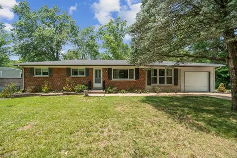 4922 Saint Gemme Ln, Saint Louis, MO 63128