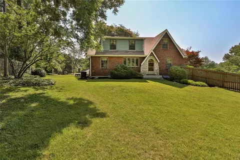 713 Chatelet Woods Dr, Ferguson, MO 63135