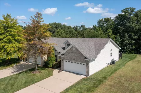 862 Elaine Dr, O'fallon, MO 63366 photo 5