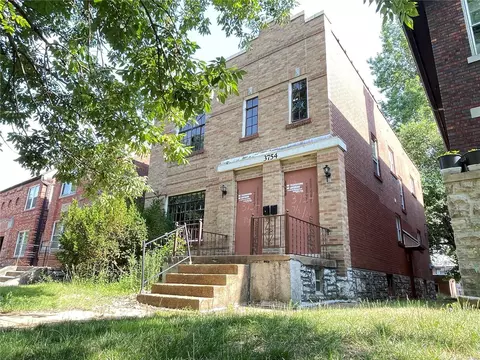 3754 Dunnica Ave, Saint Louis, MO 63116