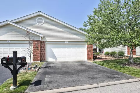 749 Woodside Trails Dr, Ballwin, MO 63021