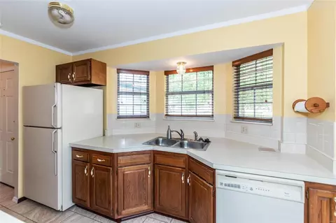 1537 Morning Sun Dr, Ballwin, MO 63021 photo 3