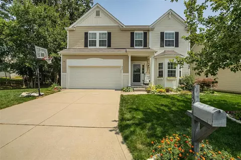 528 Country Chase Dr, Lake Saint Louis, MO 63367