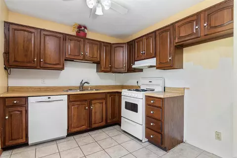 905 Marceau Ct, Ballwin, MO 63011 photo 5