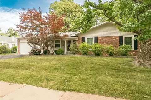 1656 Craig Rd, Saint Louis, MO 63146