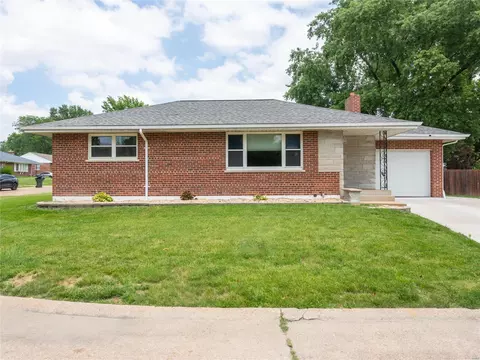 4353 Al Clare Dr, Saint Louis, MO 63123