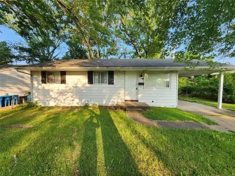 10708 Spring Garden Dr, Saint Louis, MO 63137