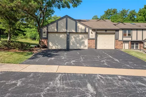 2321 Seven Pines Dr, Saint Louis, MO 63146