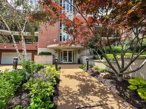 7320 Forsyth Blvd #103, Saint Louis, MO 63105