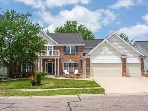 6565 Crescent View Dr, Saint Louis, MO 63129