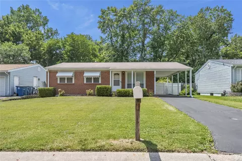 3063 Charmbrook Ln, Maryland Heights, MO 63043