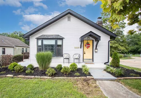 1059 Rockman Pl, Saint Louis, MO 63119