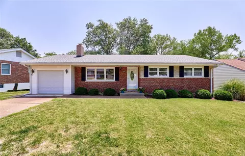 9308 Lodge Pole Ln, Saint Louis, MO 63126