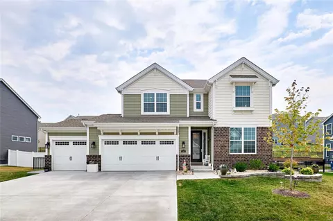 180 Redmond Pines Dr, Wentzville, MO 63385
