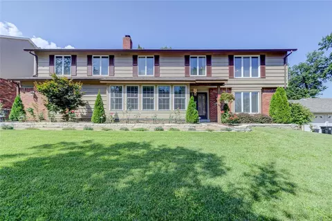 1445 Timberwood Ln, Saint Louis, MO 63146