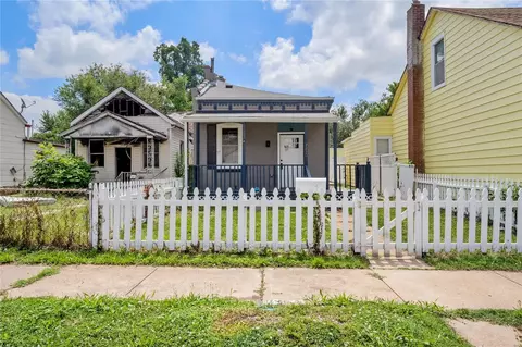 7820 Virginia Ave, Saint Louis, MO 63111