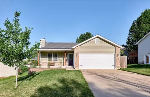 408 Oak Pl, Lake Saint Louis, MO 63367