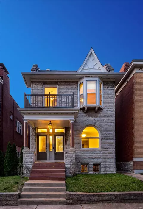 3955 Botanical Ave, Saint Louis, MO 63110