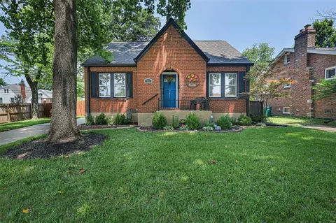 7835 Garden Ave, Saint Louis, MO 63119