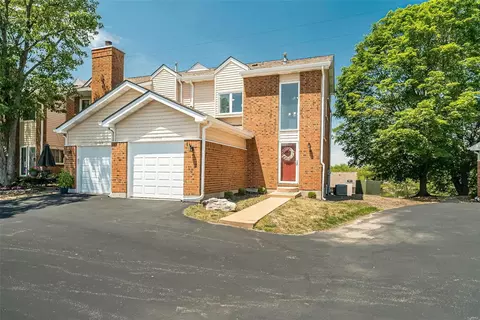 1340 Holgate Dr #E2, Ballwin, MO 63021
