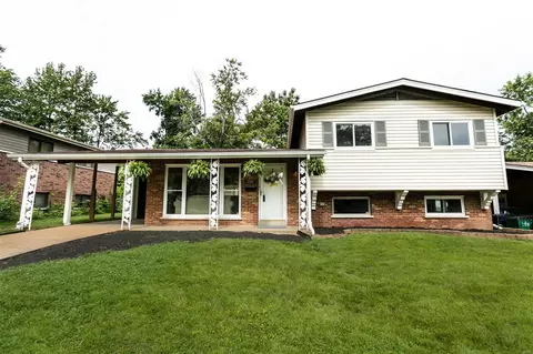 1045 Rockman Pl, Saint Louis, MO 63119