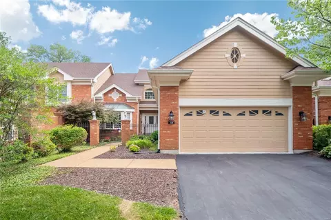 328 Carlyle Lake Dr, Saint Louis, MO 63141