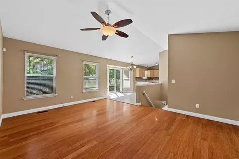 1126 Castle Pines Dr, St Peters, MO 63366 photo 8