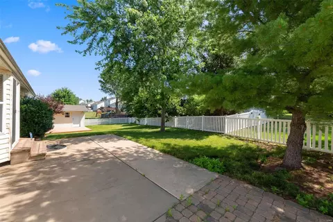 1126 Castle Pines Dr, St Peters, MO 63366 photo 29