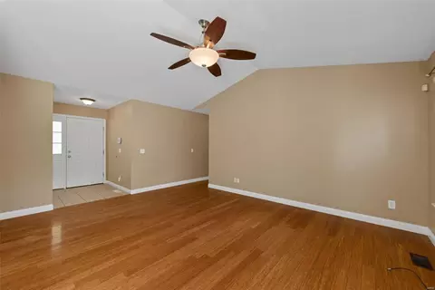 1126 Castle Pines Dr, St Peters, MO 63366 photo 6