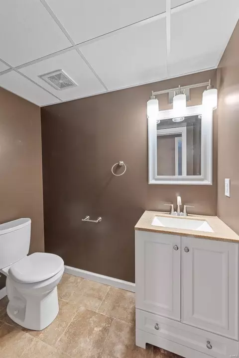 1126 Castle Pines Dr, St Peters, MO 63366 photo 28